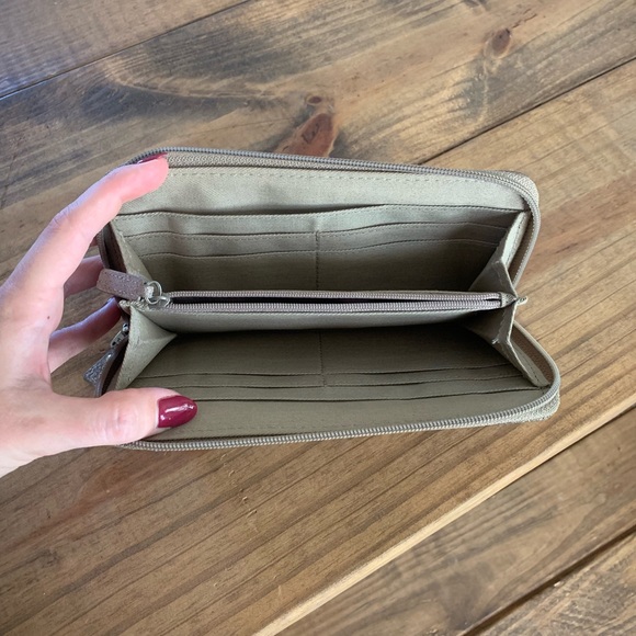 Fossil silver grey wallet - Picture 2 of 4